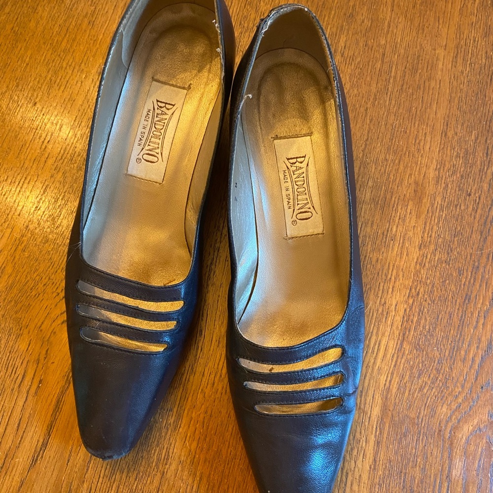 Bandolino Black Leather Heels